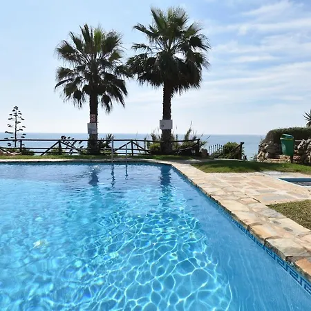 ✦3br - Front Line Beach & Pool✦ Hébergement de vacances Estepona